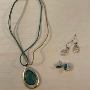 Green and teal stone necklace with 2 pair earrings